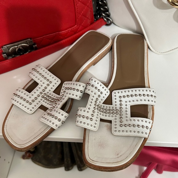 Hermes White Leather Studded Oran - Picture 2 of 5
